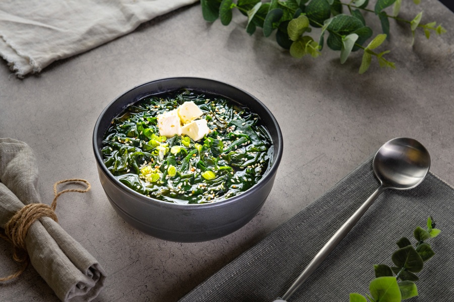 ���� ���